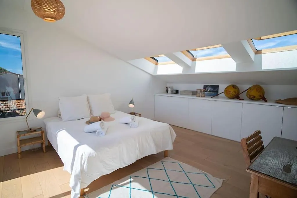 La Cabane Des Salants La Capte Presqu'Ile De Giens Hyeres 0*,  France