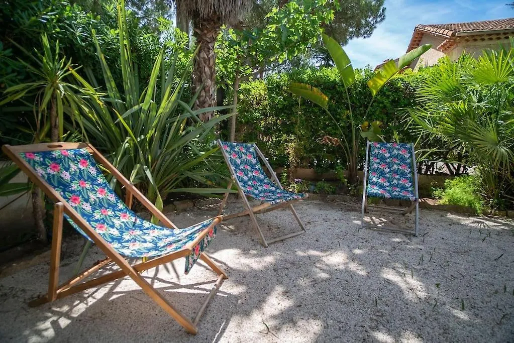 La Cabane Des Salants La Capte Presqu'Ile De Giens Hyeres France