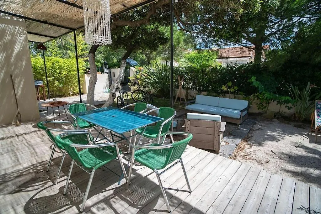 La Cabane Des Salants La Capte Presqu'Ile De Giens Hyeres 0*,  France